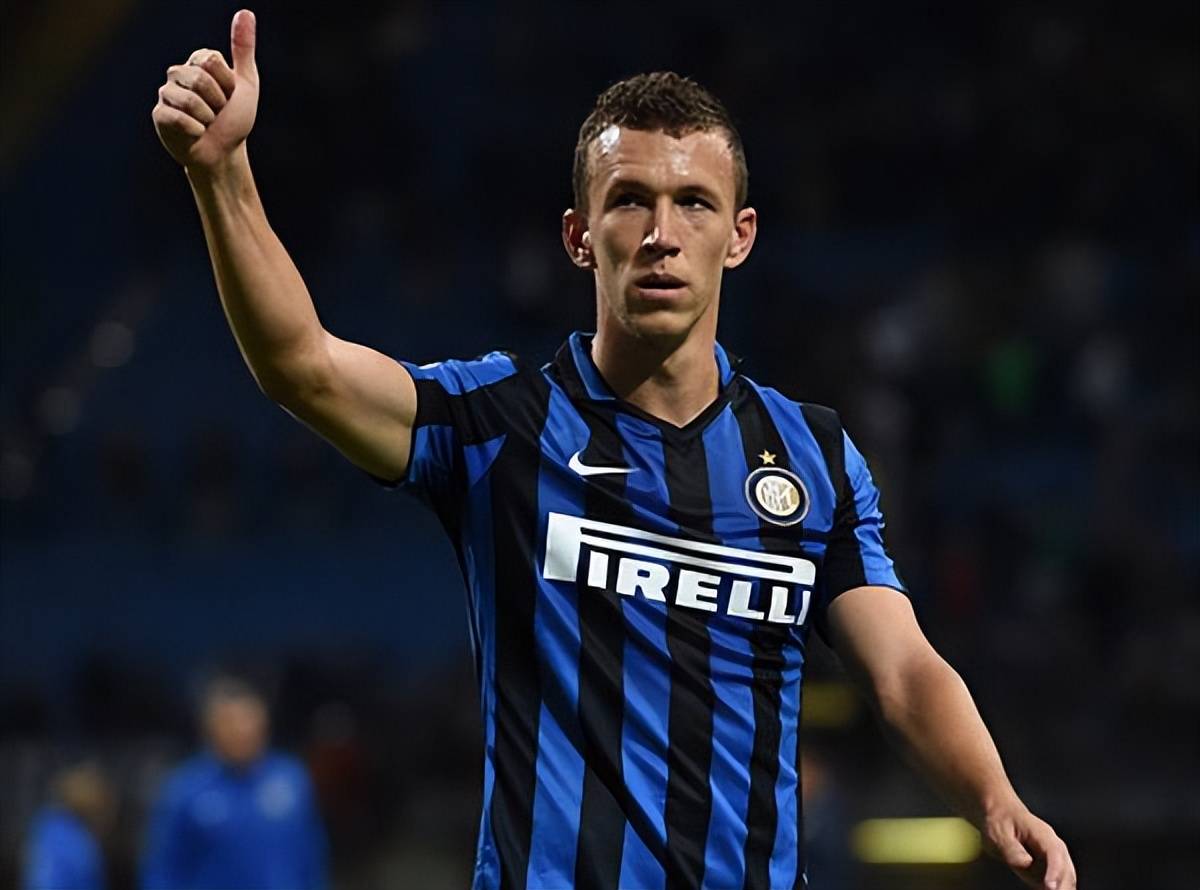 包含转会期突围战来临；底特律活塞围绕意大利杯伤情更新；态度坚定；球探报告显示潜力的词条