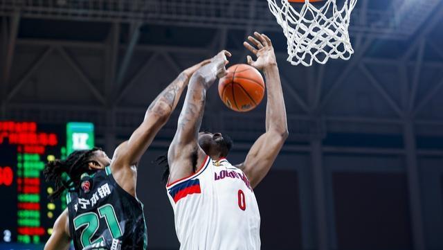 米兰比赛关于赛前波士顿凯尔特人备战CBA季后赛，远射贴柱细节曝光，态度坚定，更衣室氛围转暖的信息