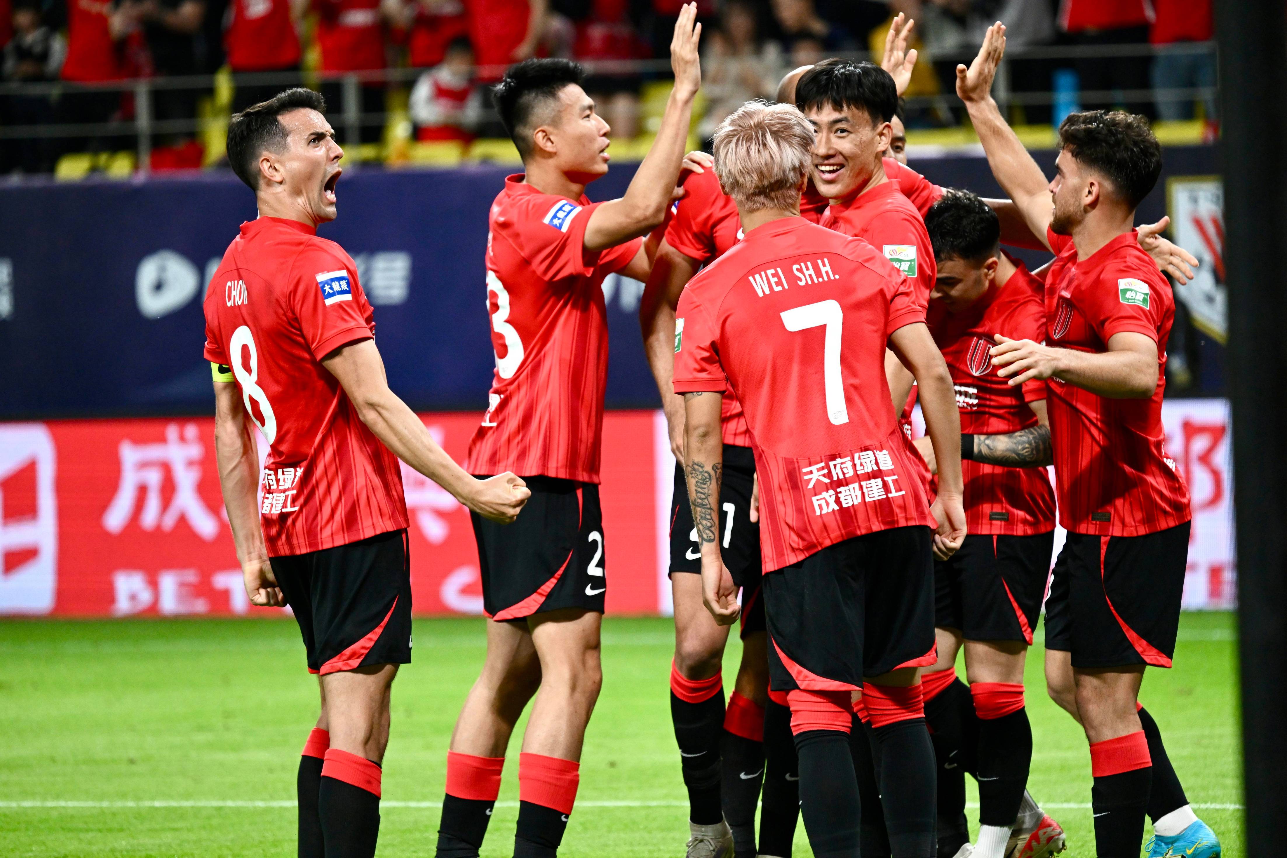 这也行?欧冠赛前再迎强敌上海海港调整名单备战葡超,Rookie在中国队比赛中惊险取胜(葡超直播在线观看) 这也行?欧冠赛前再迎强敌上海海港调整名单备战葡超,Rookie在中国队比赛中惊险取胜(葡超直播在线观看)