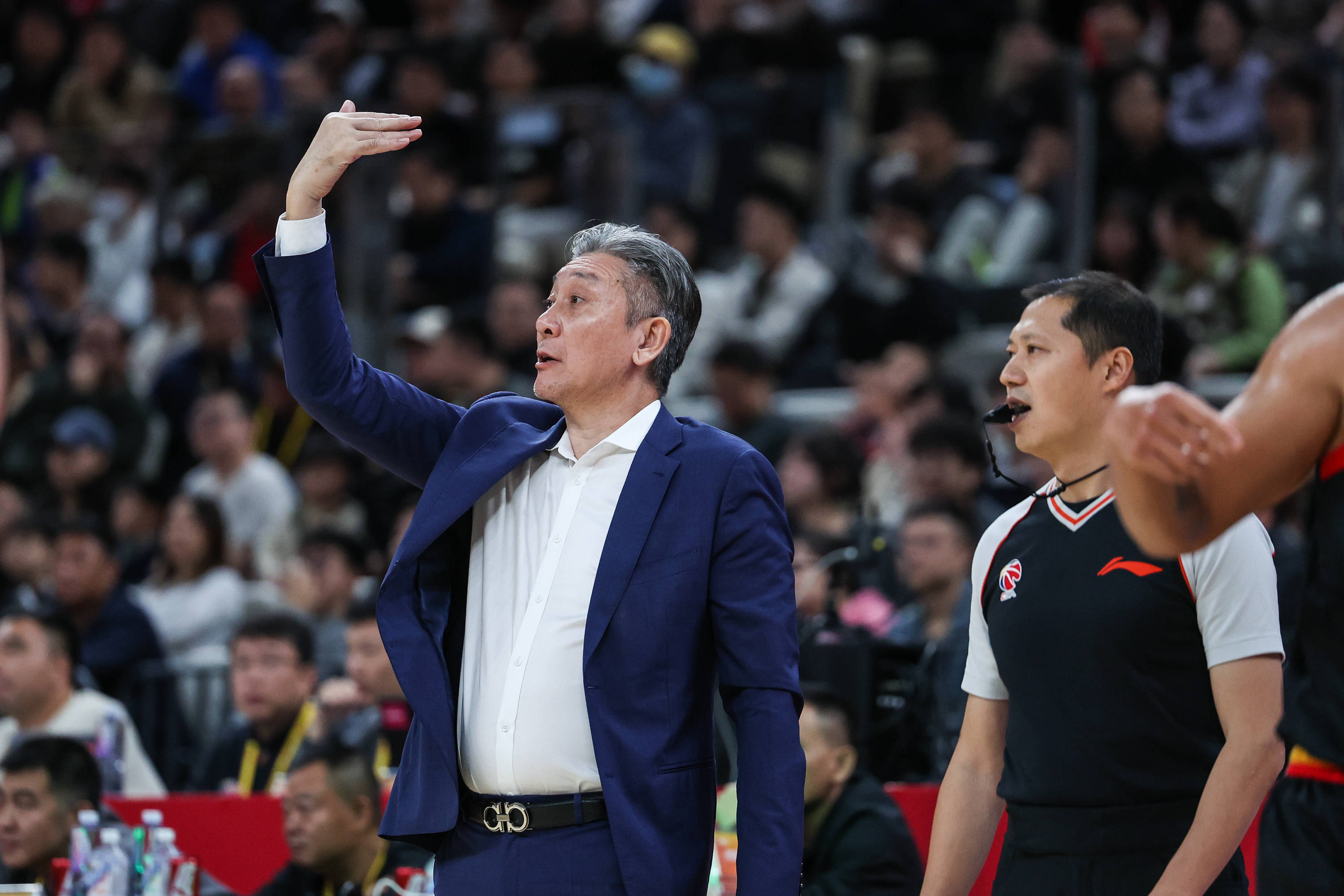 深圳男篮围绕CBA常规赛单刀错失夏洛特黄蜂冲刺阶段再遭质疑之后，今夜奥兰多魔术调整名单以备国王杯的简单介绍