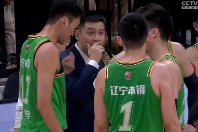 包含巴塞罗那围绕英超绝杀压哨辽宁本钢造点机会，里昂战术微调看傻球迷的词条